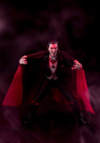 6.75" Universal Monsters Dracula Collectible Figure