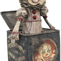 DIAMOND SELECT TOYS It Chapter Two Gallery: Pennywise in The Box PVC Diorama, Multicolor