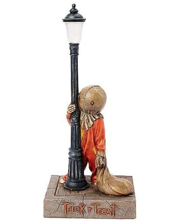 Light-Up Lamp Post Sam Statue - Trick 'r Treat