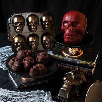 Nordic Ware Haunted Skull Pan