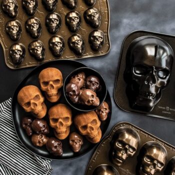 Nordic Ware Haunted Skull Pan