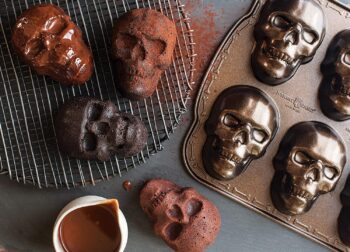 Nordic Ware Skull Cakelet Halloween Bakeware, Haunted Pan, Bronze